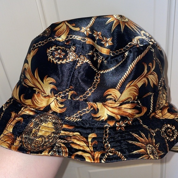 KBEthos Black Satin Gold Chain Rope Design Bucket Hat OS - Picture 11 of 15
